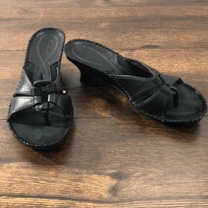Clarks Artisan Black Leather Thong Sandals sz 7.5